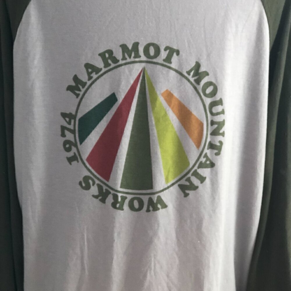 Marmot Mountain Works 1974 Gray Olive Green Graphic T Shirt Men's size M - Picture 7 of 7